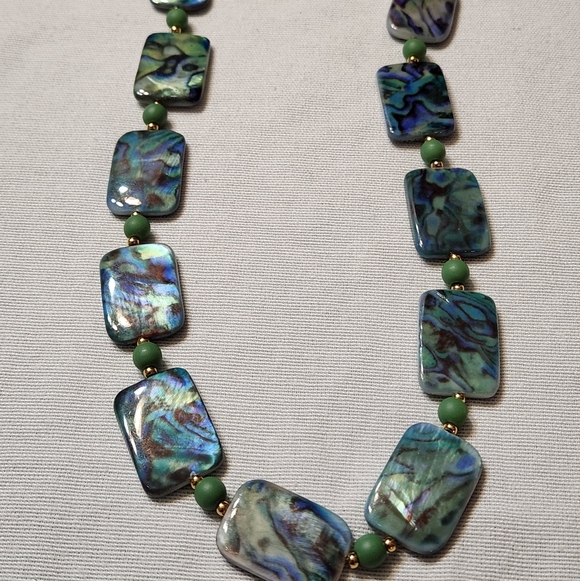 Hand Crafted Green and Blue Beaded Necklace Set Necklace Pierced Earrings - Picture 8 of 8